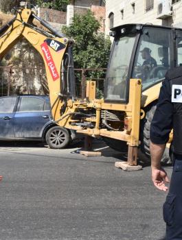 اتلاف مركبات غير قانونية في  العيزرية  وابو ديس 