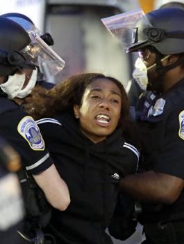 ترامب والتظاهرات في اميركا 