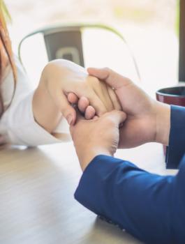 المرأة الجميلة والرجال القبيحون 