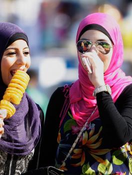 العيدية والنساء 