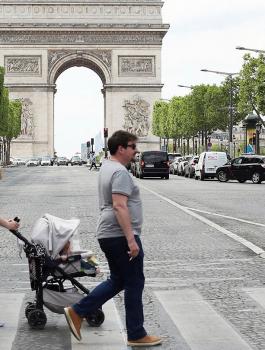 فرنسا والسيطرة على فيروس كورونا 