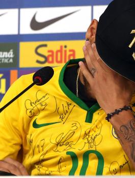 نيمار غضاب من سرّ باح به لزملائه ببرشلونة