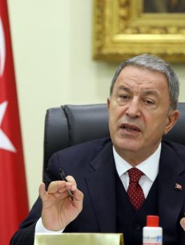 وزير الدفاع التركي والعثمانيين الجدد 