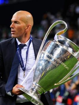 زيدان يعود الى ريال مدريد 