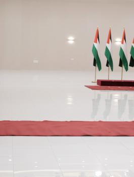 اشتيه والرواتب