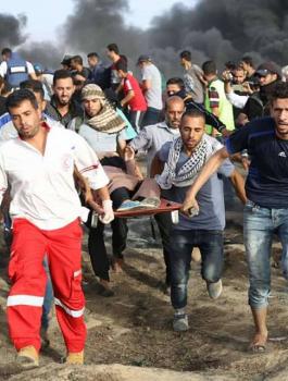 إصابة 25 فلسطينياً بمواجهات مع الاحتلال على الحدود مع غزة