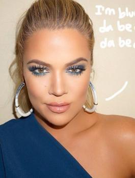 khloe-kardashian-blue-dress-eyeshadow__oPt
