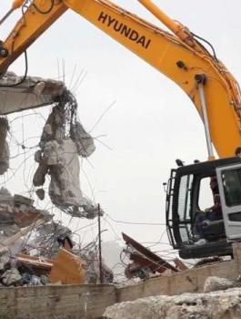 اخطار بهدم منازل المواطنين في يعبد 