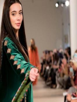 عرض أزياء مختلط في السعودية 