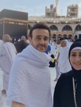 صابر الرباعي يؤدي مناسك العمرة 