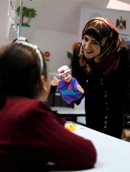 إسرائيل تفصل وتوقف 12 معلماً فلسطينياً بزعم "التحريض"