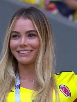 الجميلات في كأس العالم 