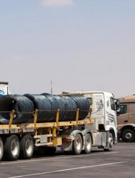 ادخال الاسمنت الى قطاع غزة 