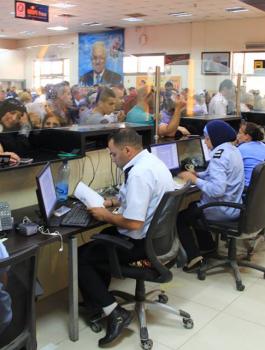 ساعات عمل معبر الكرامة 