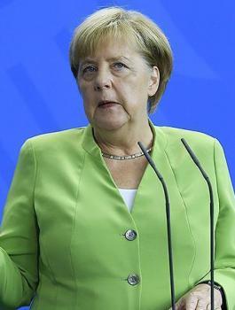 ميركل والخان الاحمر 