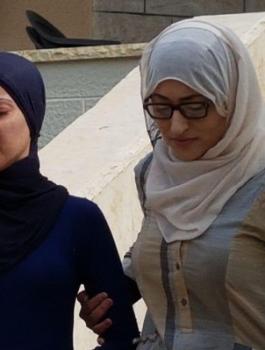 سائق شاحنة جرفته السيول 