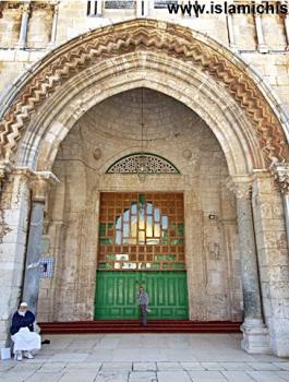 فتح المسجد الاقصى بعد اغلاقه 