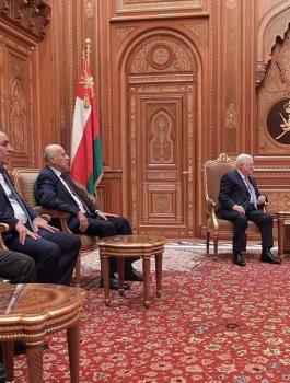 عباس والسلطان قابوس