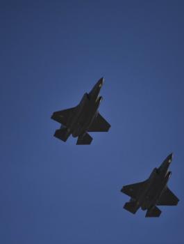 f 35 وايران 