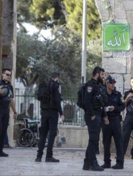  الاحتلال يمنع أهالي أم الفحم من الصلاة بالمسجد الأقصى