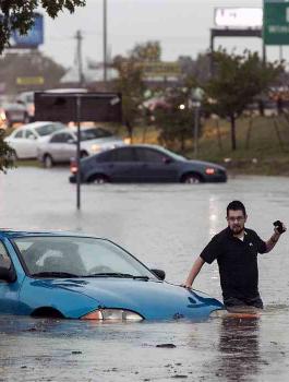 سيول مدمرة في هيوستن 