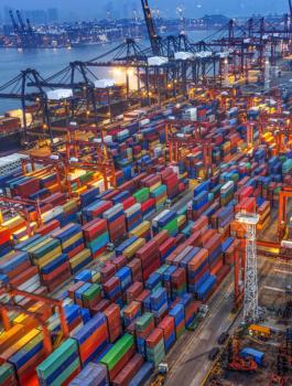 الجمارك الجزائرية تحتجز باخرة محملة بملابس إسرائيلية