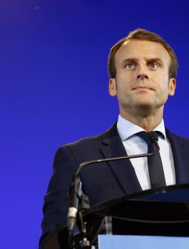 الرئيس الفرنسي لروحاني: نرغب في استمرار الاتفاق النووي بكافة أبعاده