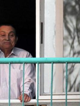  حسني مبارك حراً 