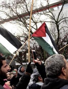 متظاهرون يهتفون بـ"الحرية للقدس"