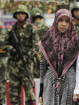 مسلمي الايغور والصين 