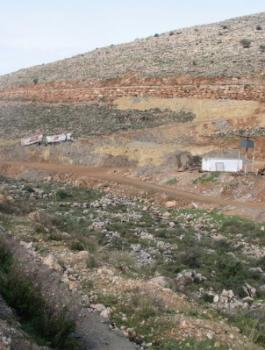 اعادة  أراض فلسطينية استولى عليها المستوطنون