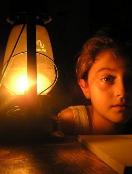 اسرائيل تقلص كمية الكهرباء الممنوحة لغزة 