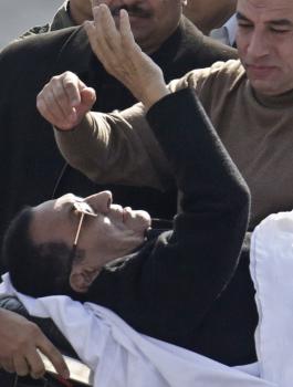 وثائق سرية بريطانية تكشف عن مؤامرة لاغتيال حسني مبارك!