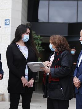 9bd6aedc-83d1-4620-b3b4-1ac487610800