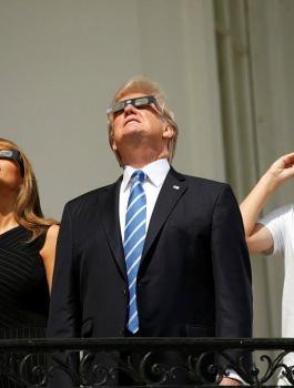 ترامب وكسوف الشمس 