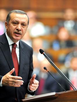 صهر أردوغان:الرئيس توضأ وصلى ورفض الهرب