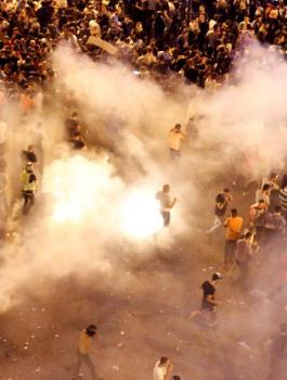 اصابات في مواجهات بين قوات الامن والمتظاهرين في لبنان 