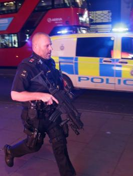 أب يقتل جميع أفراد أسرته وينتحر