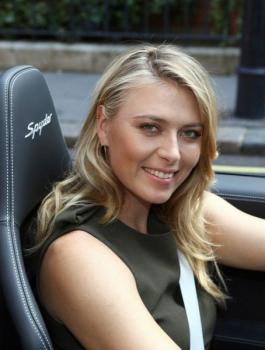 resized_Porsche-Boxster-Spyder-Maria-Sharapova-7