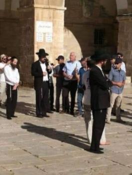 وزير الزراعة الاسرائيلي يقتحم الاقصى 