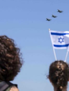 اسرائيل وقصف سوريا 