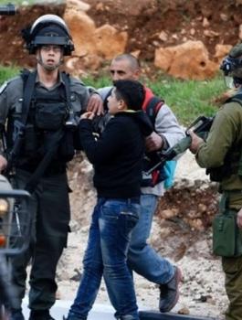 غرامات مالية بعشرات الاف الشواكل ضد الأسرى الأطفال في عوفر