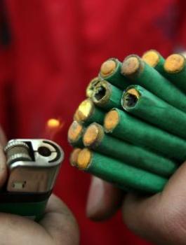 اصابة طفل بجراح خطيرة بسبب الالعاب النارية 