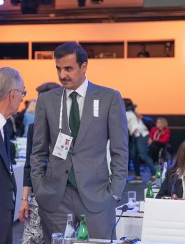 امير قطر والمنتدى 