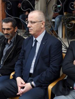 الحمد الله يشارك بعزاء الشهيد معتز بني شمسة