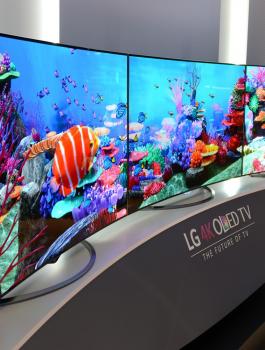 الكشف عن اكبر شاشة OLED في العالم 