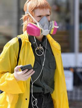 الشباب وفيروس كورونا 