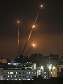 اطلاق صواريخ على قطاع غزة 