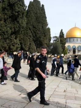 الانتهاكات بحق المقدسات الفلسطينية 