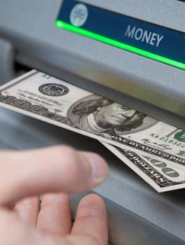 الحكومة الفلسطينية تعلن عن سلسلة ضرائب جديدة 